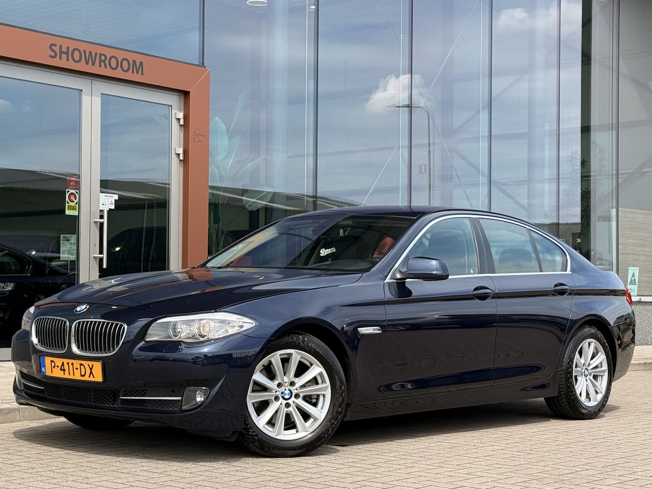 BMW 5-serie - 523i Executive | Leder | Cruise | Navi | Parkeersensoren V+A | - AutoWereld.nl