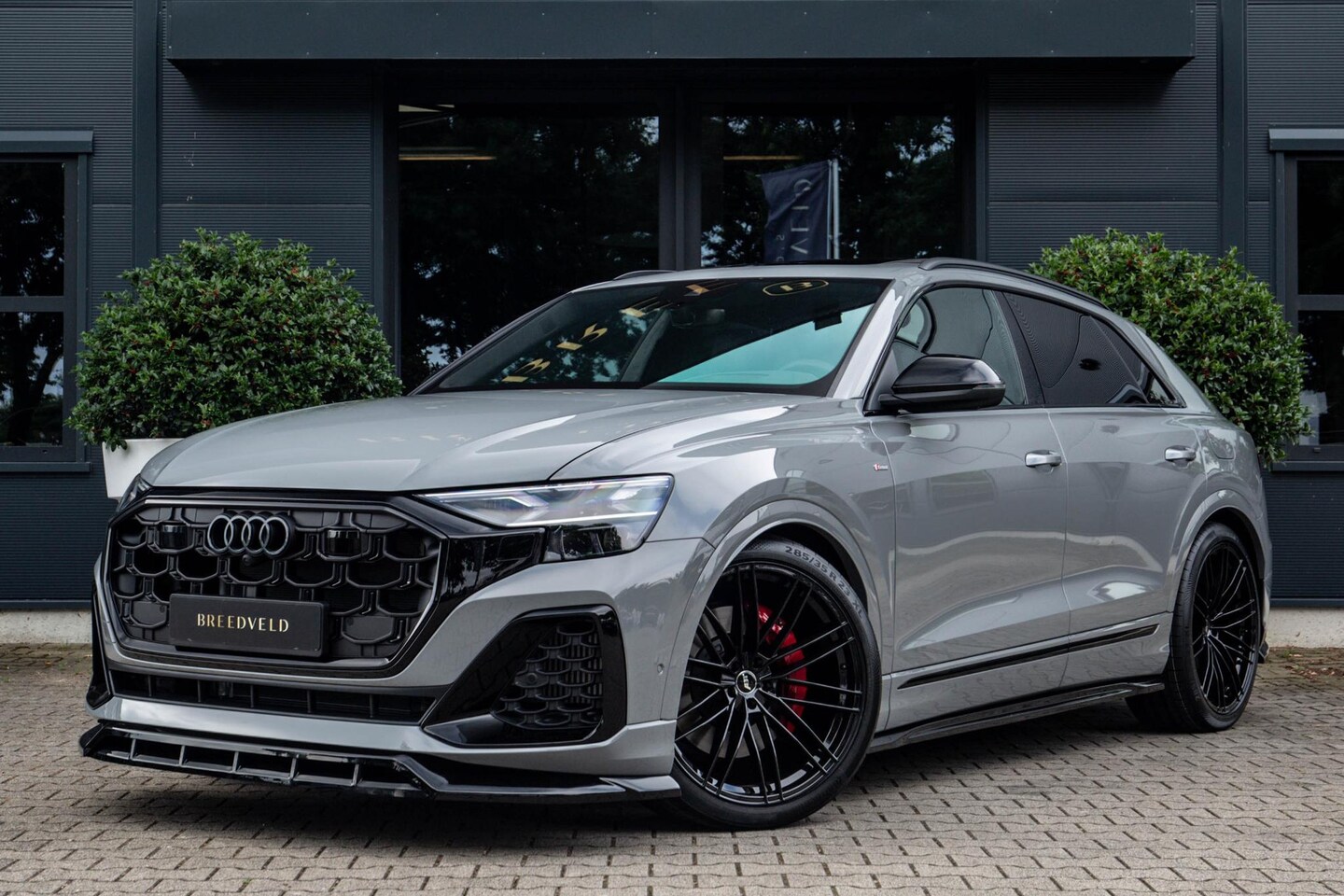 Audi Q8 - 60 TFSI e Competition 490pk, Nardo, Full-options 2025 - AutoWereld.nl