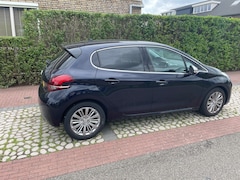 Peugeot 208 - 1.2 PureTech Allure Peugeot 208 - 1.2 PureTech Allure 83PK 5 deurs | Apple carplay | Nette staat
