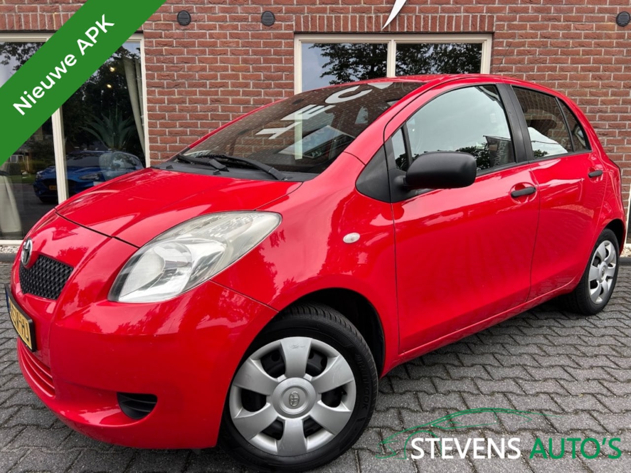 Toyota Yaris - 1.0 VVTi Terra NIEUWE APK / RIJDT GOED / RIJKLAAR - AutoWereld.nl
