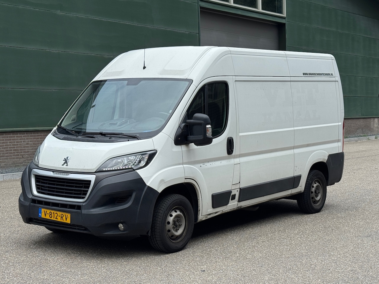 Peugeot Boxer - 330 2.0 BlueHDI L2H2 Premium Pack 330 2.0 BlueHDI L2H2 Premium Pack - AutoWereld.nl