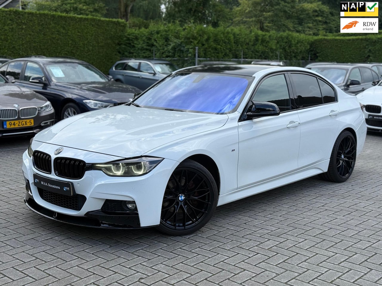 BMW 3-serie - 318i Centennial Executive M Sport|19 inch M|Navigatie|Automaat|Cruise control|Climate cont - AutoWereld.nl