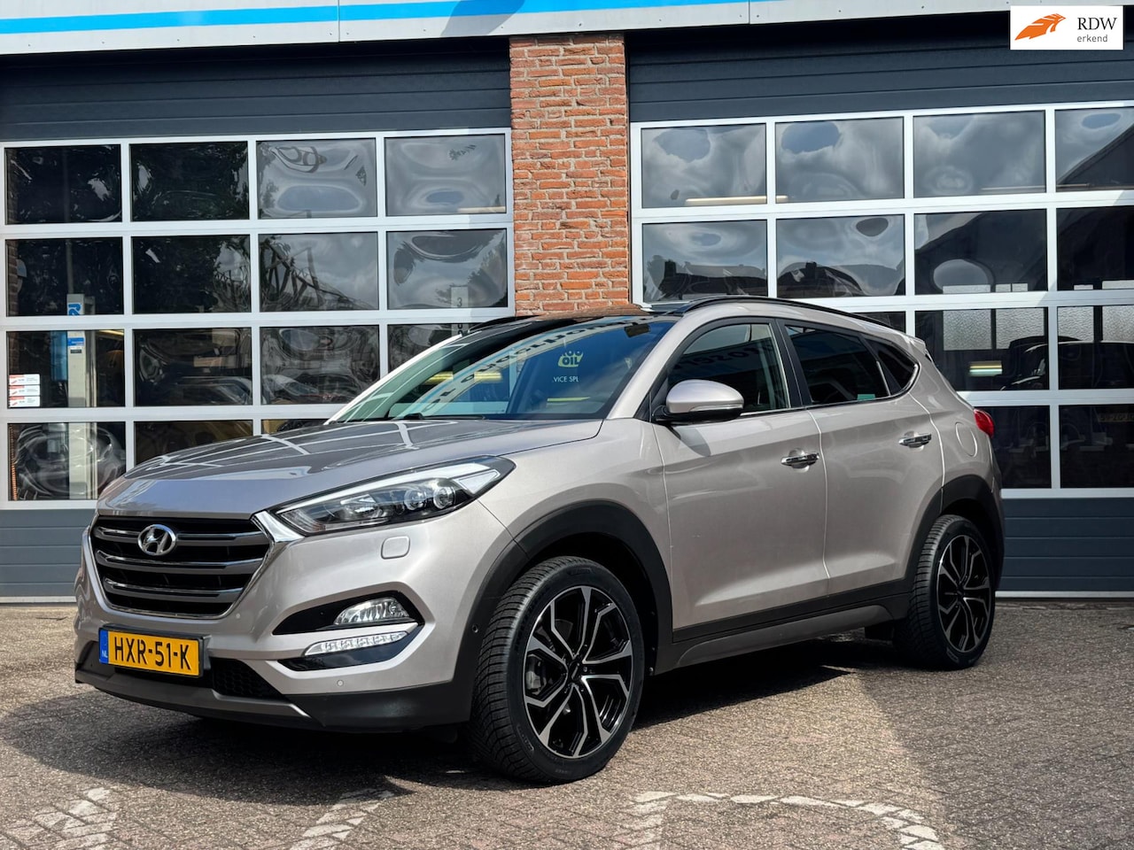 Hyundai Tucson - 1.6 T-GDi Premium 4WD, navi, camera, leder, panodak, adapt. cruise, trekhaak. - AutoWereld.nl