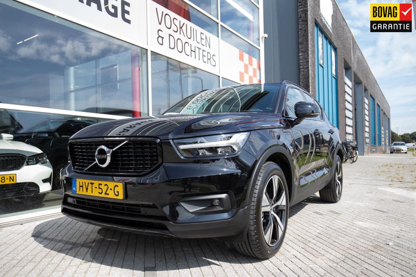 Volvo XC40 - 1.5 T5 Recharge R-Design | PHEV | Schuifkanteldak - AutoWereld.nl