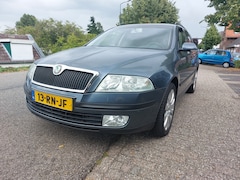 Skoda Octavia Combi - 2.0 FSI Ambiente kombi met 6 bak