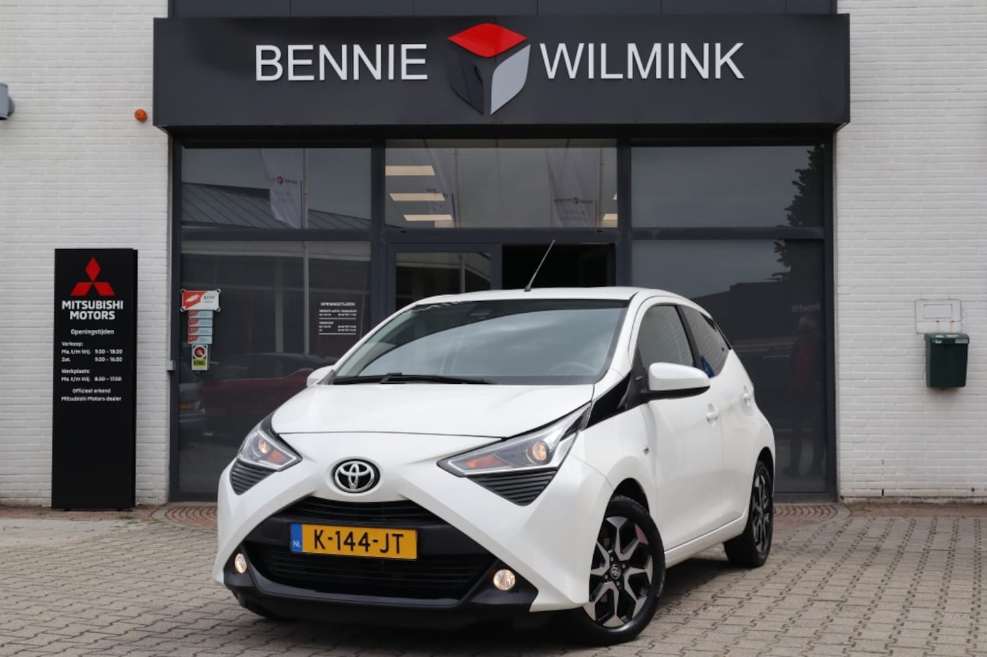 Toyota Aygo - 1.0 VVT-i x-joy Automaat Camera/Apple/ClimateControl/LM velgen - AutoWereld.nl