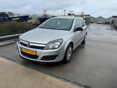 Opel Astra - 1.6 Essentia APK GEKEURD