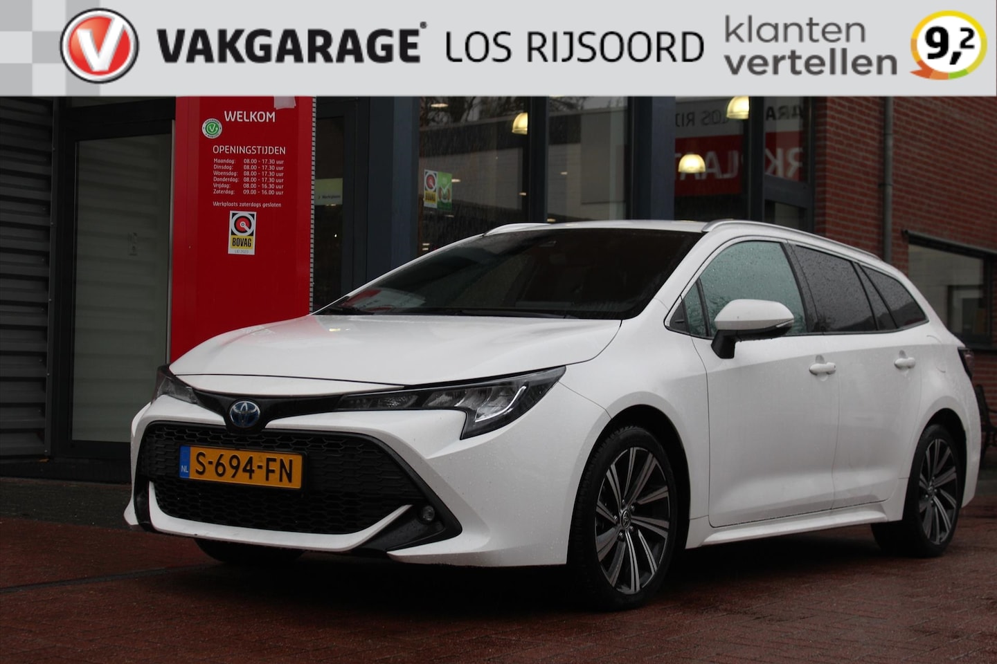 Toyota Corolla Touring Sports - 1.8 Hybride *Plus* | Camera | Carplay | Navigatie | Cruise & Climate Control | Orig. NL | - AutoWereld.nl