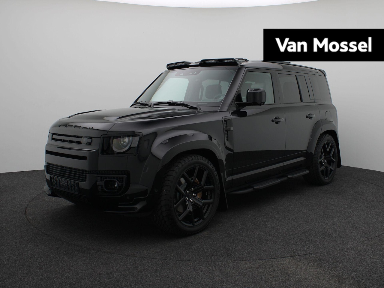 Land Rover Defender 110 - Urban 2.0 P300e X-Dynamic HSE Urban | Quicksilver uitlaat | Wide-track | Lightbar - AutoWereld.nl