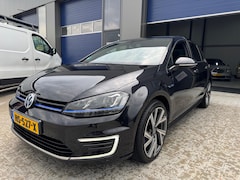 Volkswagen Golf - 1.4 TSI GTE panorama dak trekhaak Carplay nap super nette staat nieuwe apk