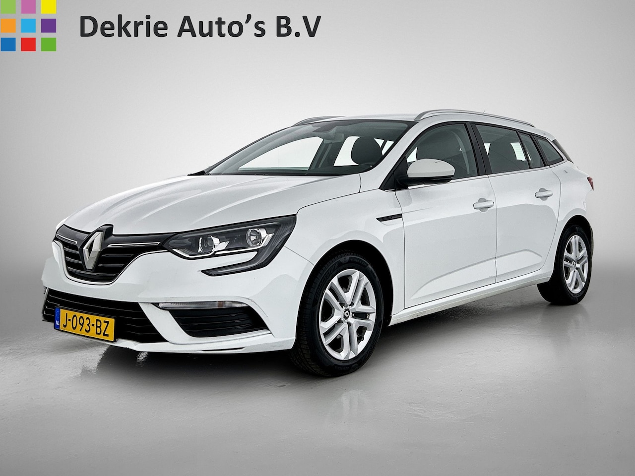 Renault Mégane Estate - 1.3 TCe 102PK Zen / Trekhaak / Cruise-ctr. / LMV / Navi / Airco / Apple carplay / Apk juli - AutoWereld.nl