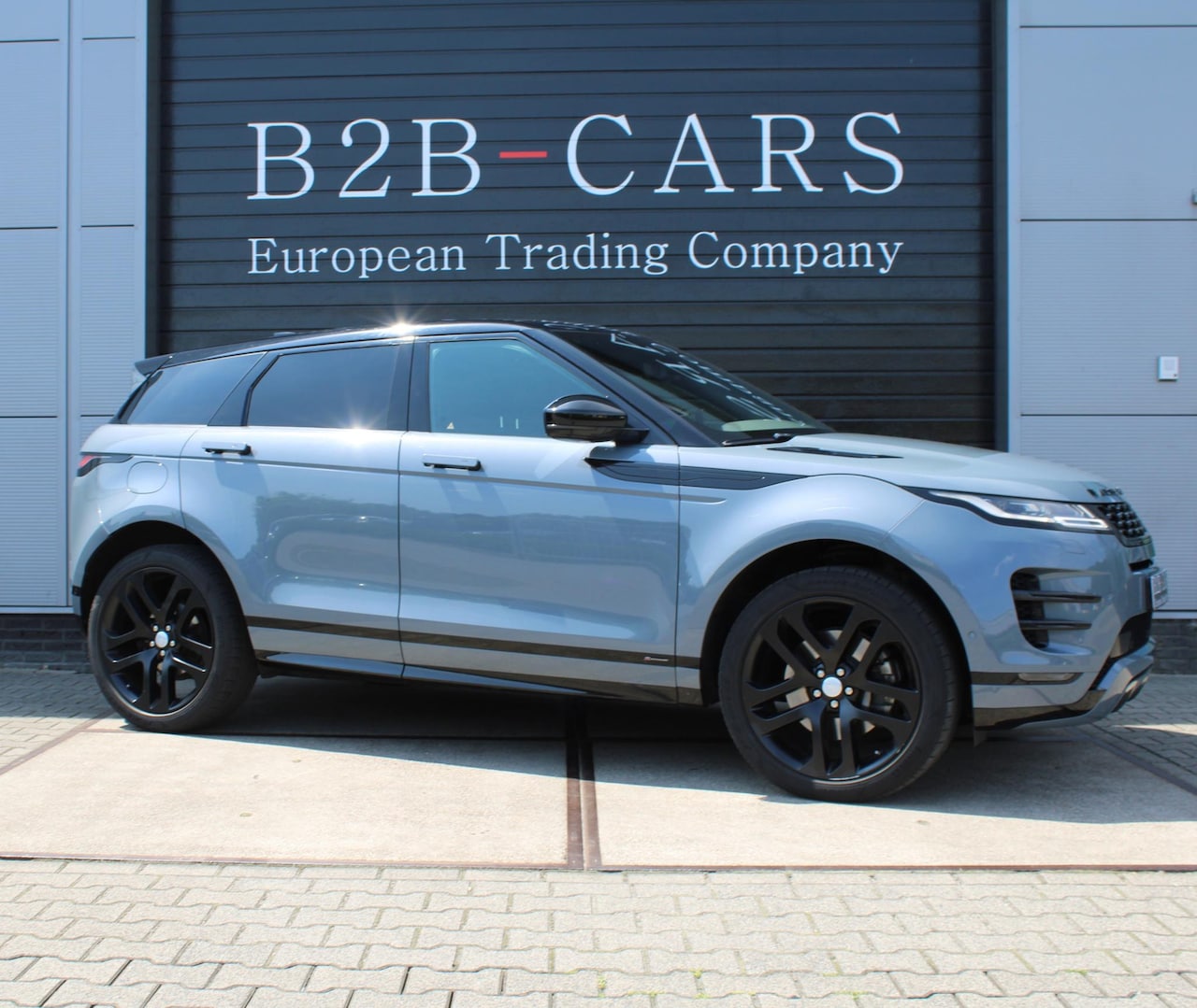Land Rover Range Rover Evoque - 2.0 D180 AWD R-Dynamic First Edition Panorama - Lederen bekleding - LED - Navi - AutoWereld.nl