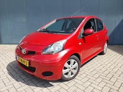 Toyota Aygo - 1.0-12V Aspiration Red
