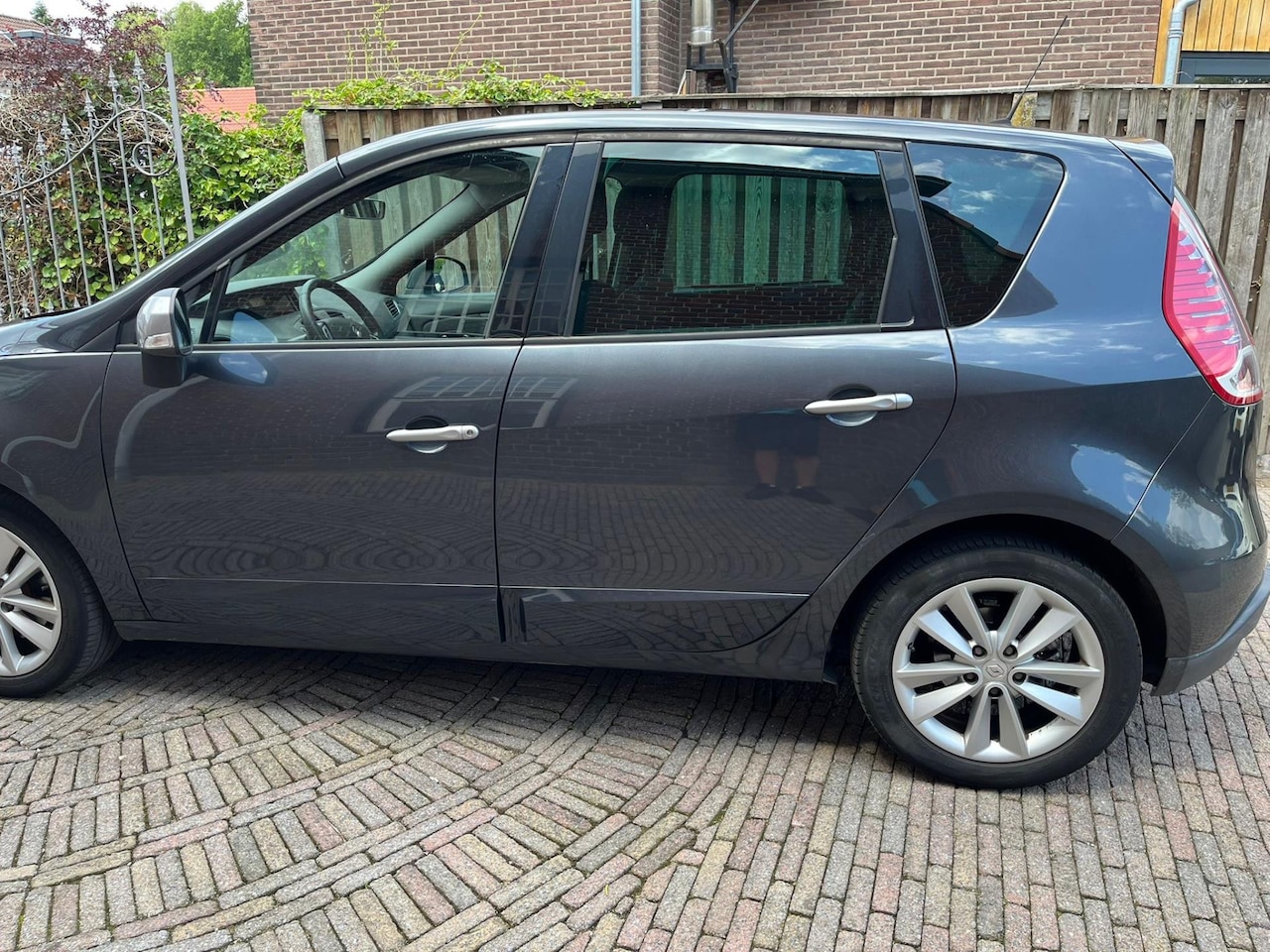 Renault Scénic - 1.4 TCE Parisienne 1.4 TCE Parisienne Nieuwstaat - AutoWereld.nl
