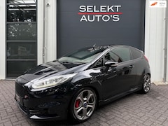 Ford Fiesta - 1.6 ST2 182Pk Navi/Cruise/Climate/Keyless/Stoelverwarming/LED/Recaro/Bluetooth/17 Inch/USB