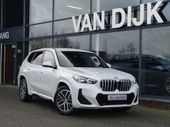 BMW X1 - 20i sDrive M Sportpakket Elek.Trekhaak Premium Pack. Widescreen Display Led 18" LM Wielen