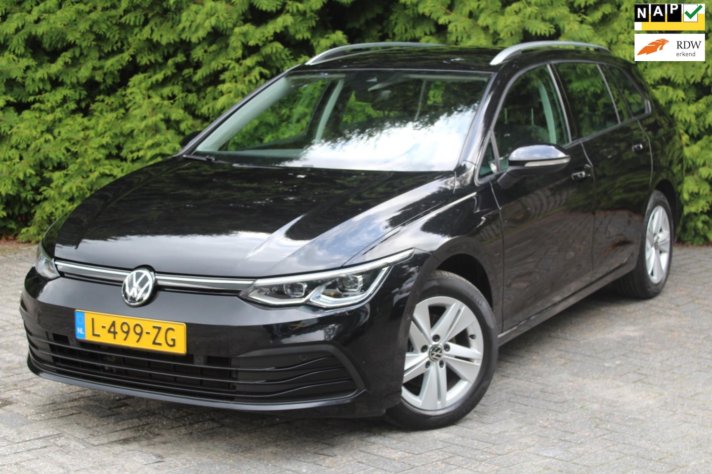 Volkswagen Golf Variant - 1.0 eTSI Life Business 110PK | Elektrische stoelen | Memory Seats | Parkeercamera | Navi | - AutoWereld.nl
