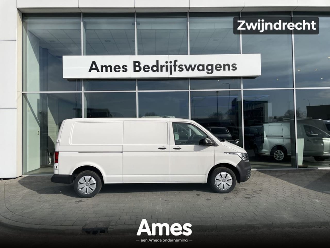Volkswagen Transporter - 2.0 TDI L2H 28 150PK Hand | 3 zits | Achterdeuren zonder ruit | App connect | Cruise contr - AutoWereld.nl