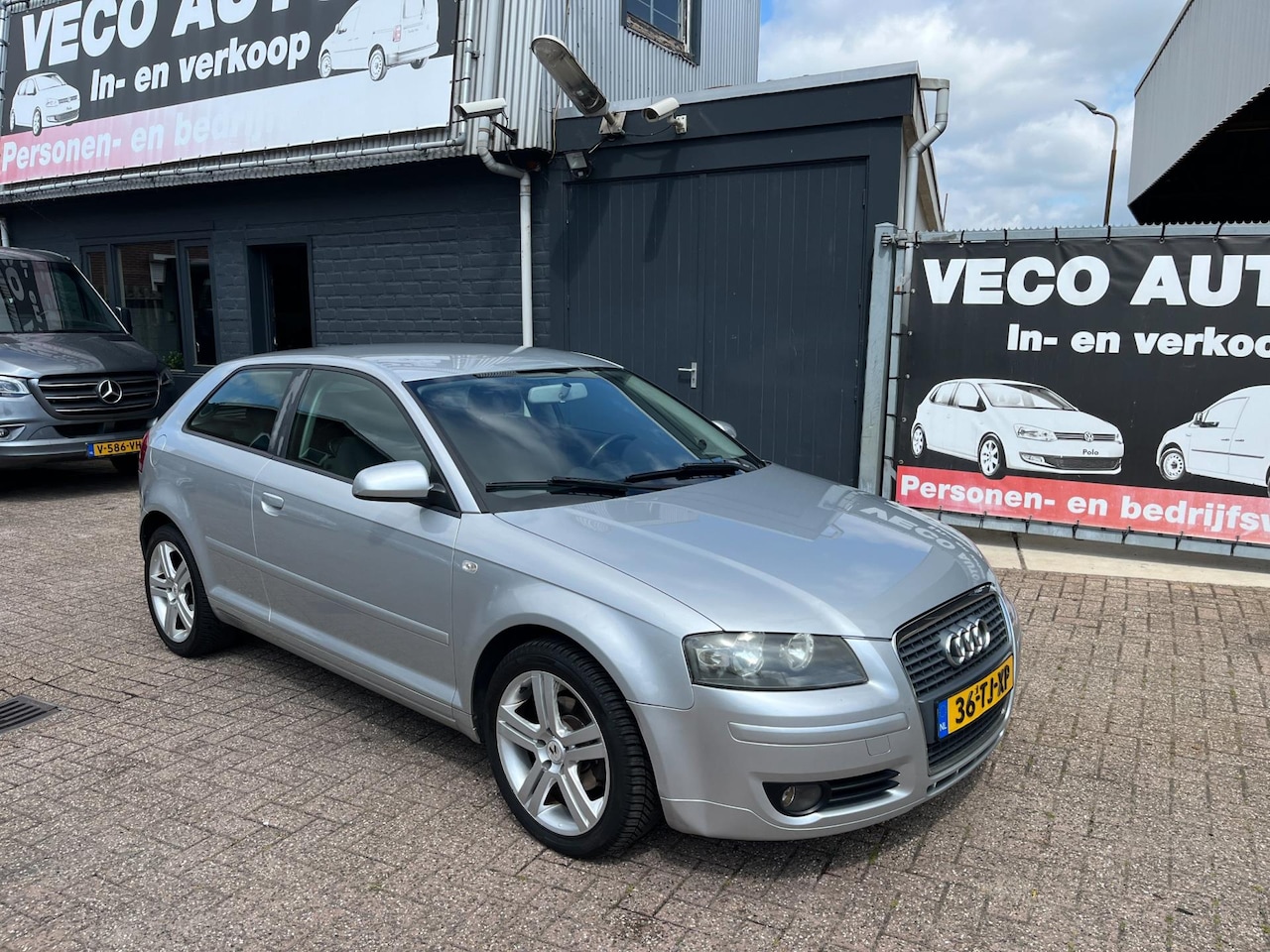 Audi A3 - 1.6 FSI Attraction ecc airco - AutoWereld.nl