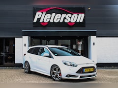 Ford Focus Wagon - 2.0 EcoBoost ST-3 CAMERA XENON STOELVER