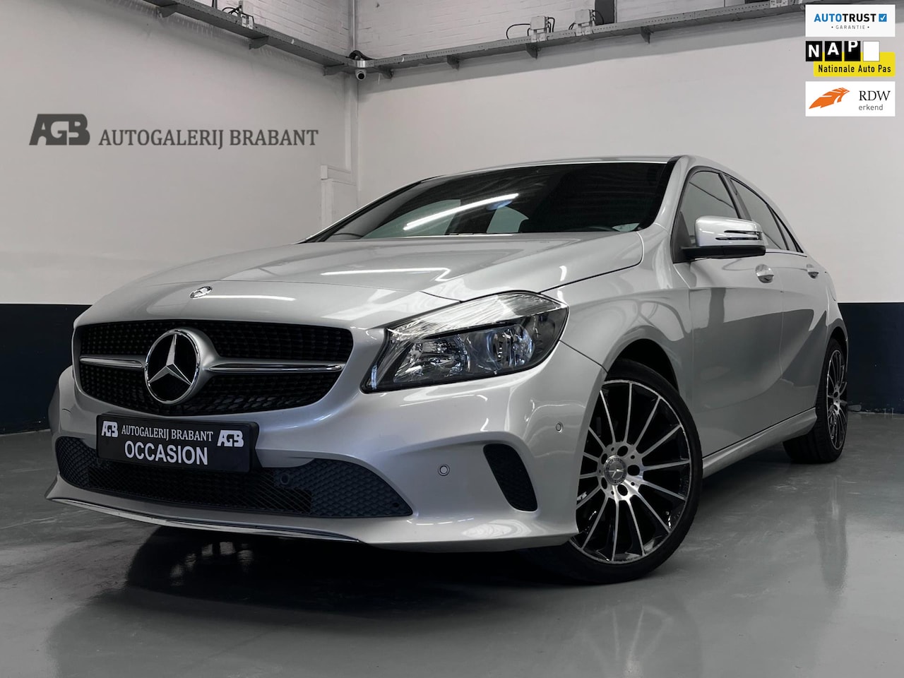 Mercedes-Benz A-klasse - 180 Lease Edition Ambition Navi/CruiseC/NieuweApk/122pk! - AutoWereld.nl