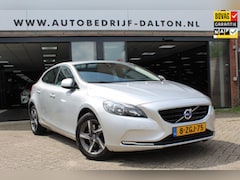 Volvo V40 - 1.6 T3 150 PK 5 DEURS Momentum AFN. TREKHAAK / NAVIGATIE / AIRCO (ECC) / CRUISE / PDC