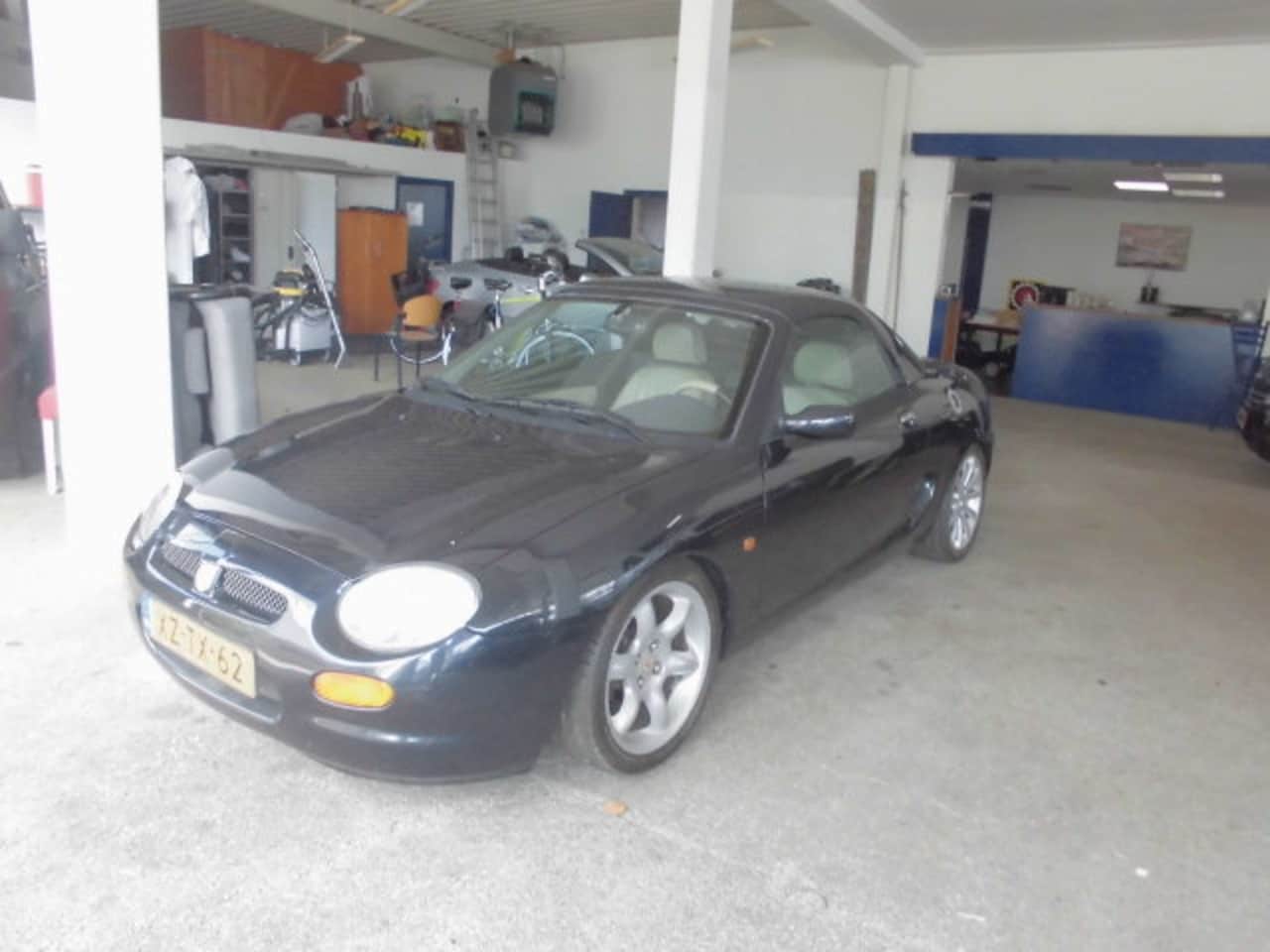 MG F - 1.8i HARDTOP EN SOFTTOP ORGINEEL 91000 km - AutoWereld.nl