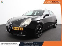 Alfa Romeo Giulietta - 1.4 T Distinctive Airco Cruise control Panorama dak Radio Lichtmetalen velgen Leder APK 30