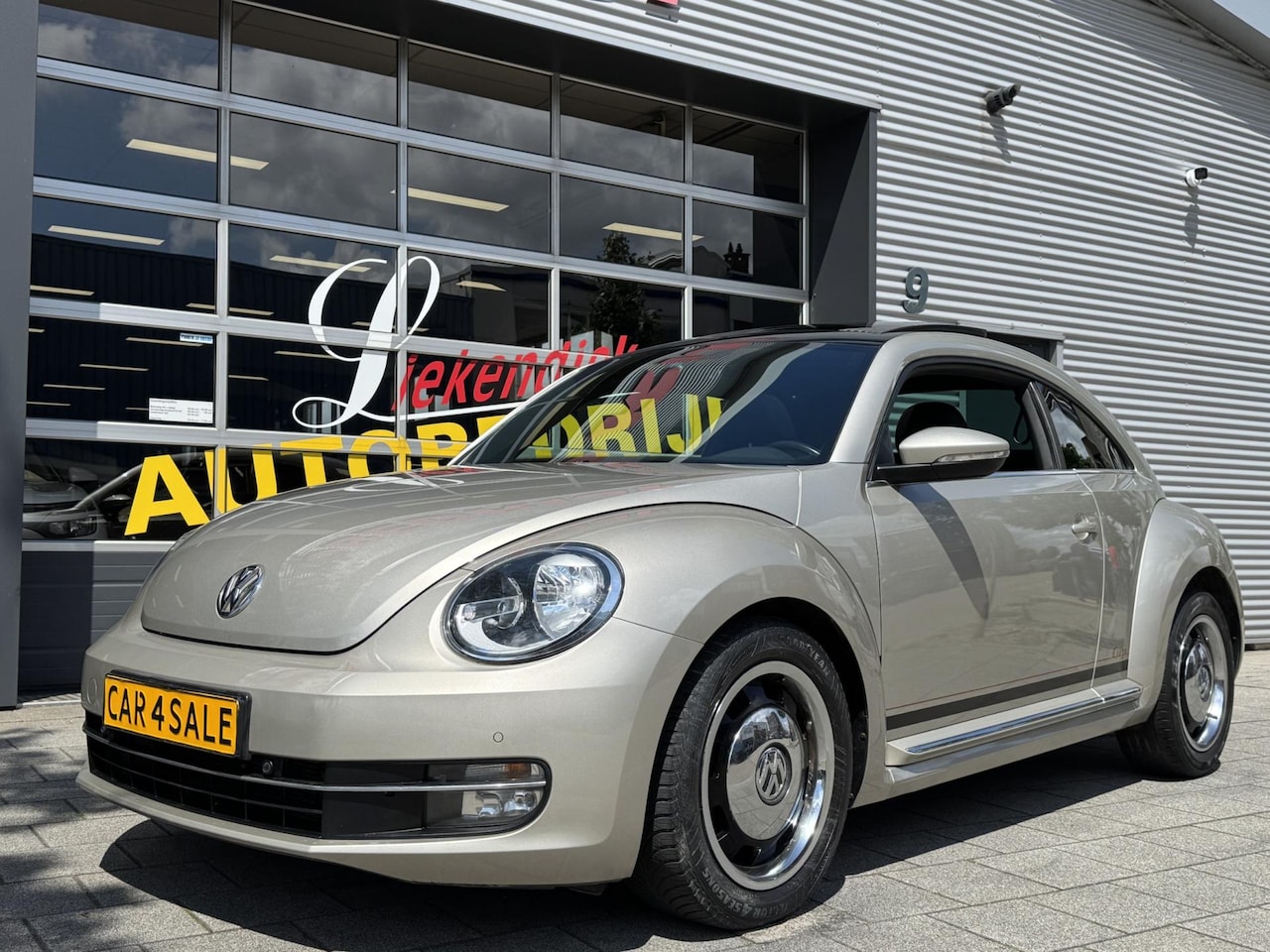 Volkswagen Beetle - 1.2 TSI Design BlueMotion - Panorama dak I Navigatie/Apple CarPlay I Airco I PDC I CUP Pak - AutoWereld.nl
