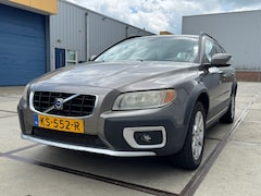 Volvo XC70 - 2.4 D5 Summum AWD