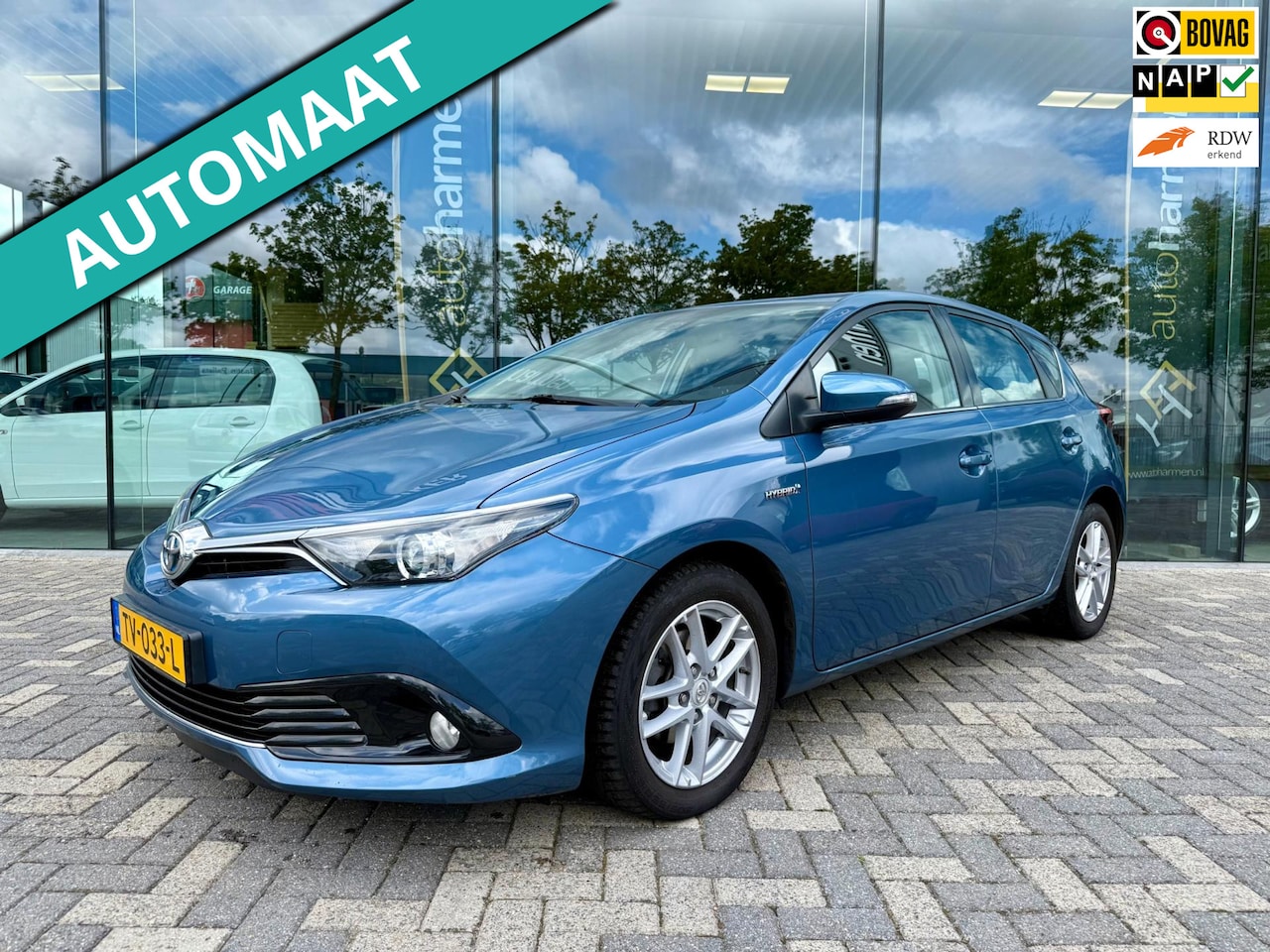 Toyota Auris - 1.8 Hybrid Active 1.8 Hybrid Active, Trekhaak, Camera, Bluetooth - AutoWereld.nl
