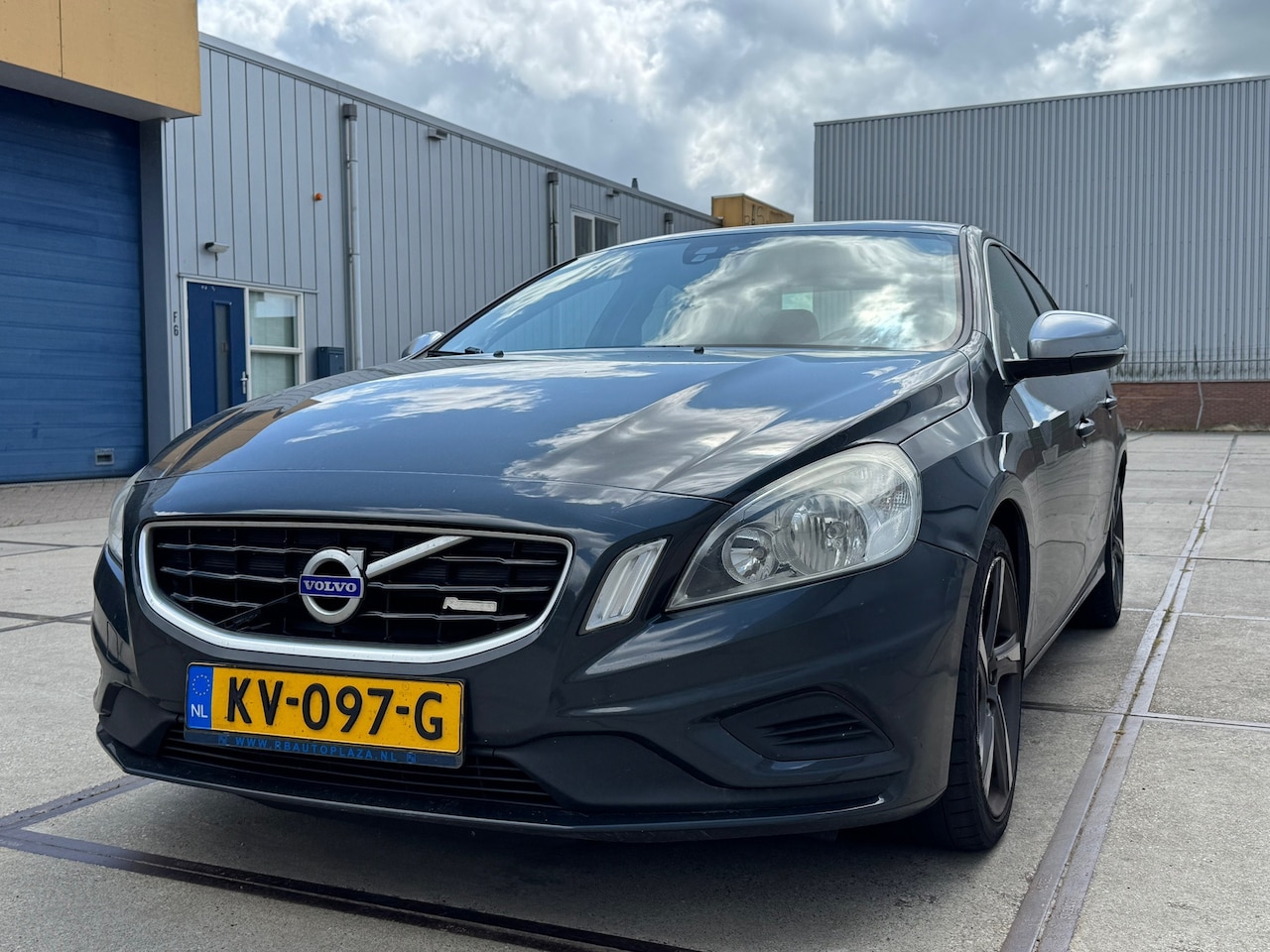 Volvo S60 - 1.6 DRIVe R-Design 1.6 DRIVe R-Design - AutoWereld.nl