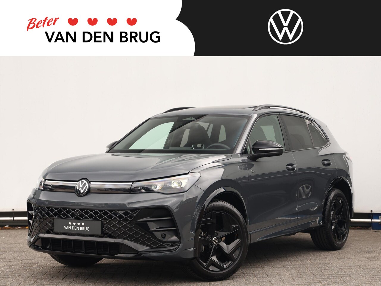 Volkswagen Tiguan - 1.5 eTSI R-Line Edition Panormadak|Led Matrix IQ| Black Style|Naviagtie - AutoWereld.nl
