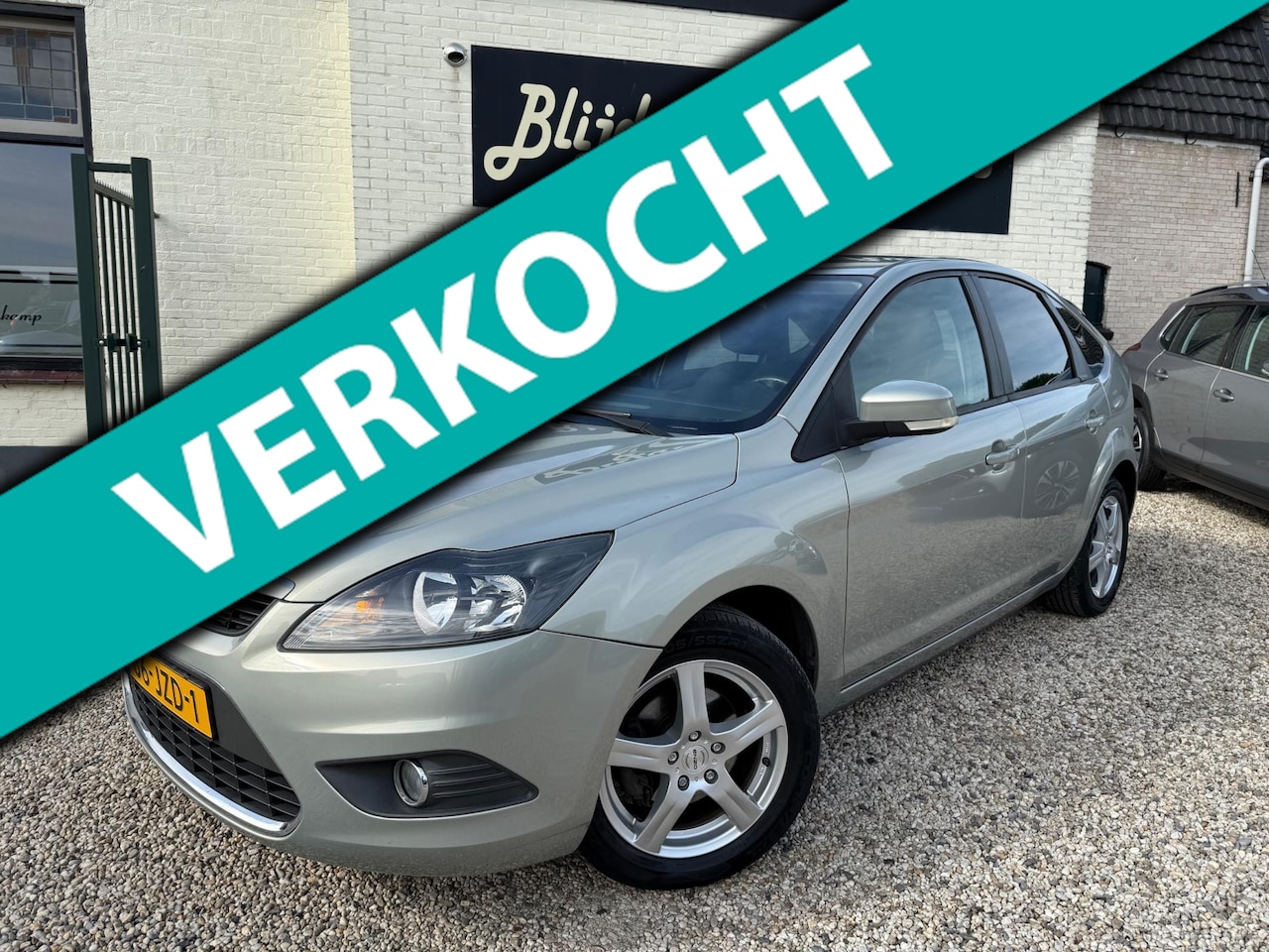 Ford Focus - 1.8 Limited Clima | Cruise | Navi | LM | PDC | Trekhaak - AutoWereld.nl