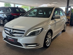 Mercedes-Benz B-klasse - 180 Prestige Stoelverwarming, Trekhaak, 17inch, Airco, Xenon, H/leder