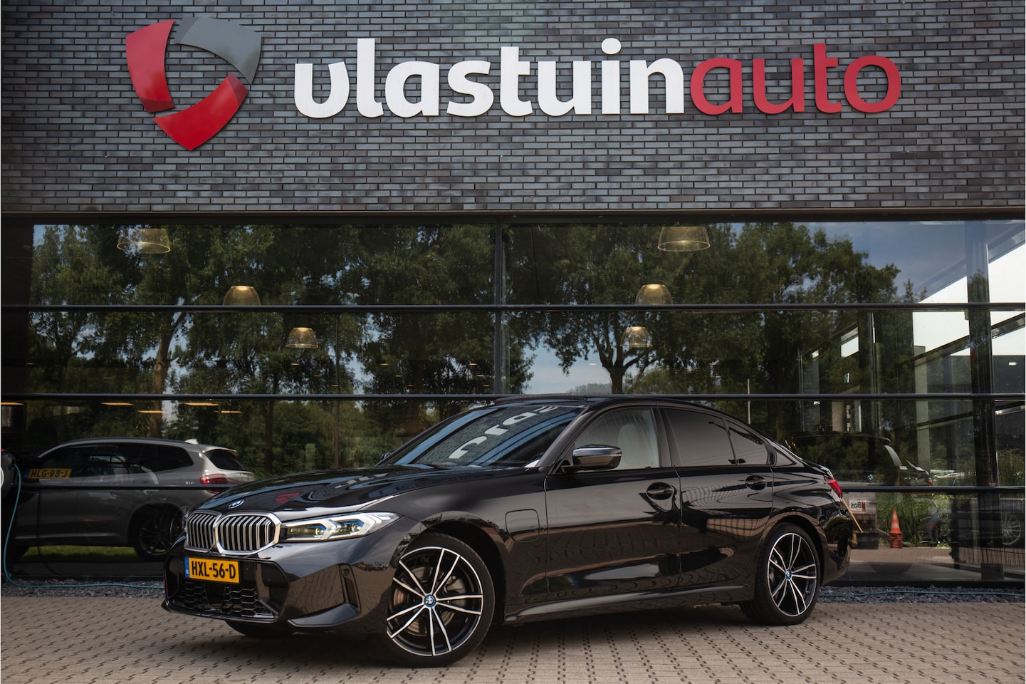 BMW 3-serie - 330e High Executive M-Sport , Memory, 360-camera, Pano dak, - AutoWereld.nl