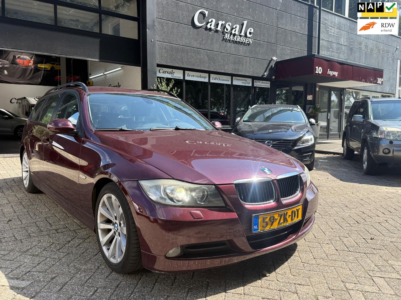 BMW 3-serie Touring - 318i High Executive navigatie - AutoWereld.nl