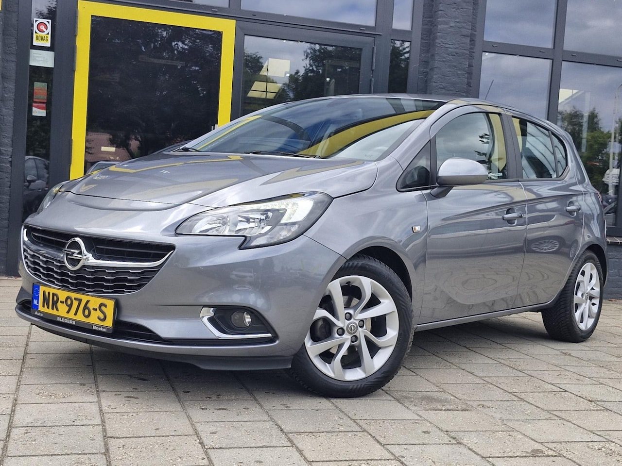 Opel Corsa - 1.4 Online Edition | Trekhaak | Parkeer Sensoren | Android Auto en Apple Carplay | Cruise - AutoWereld.nl