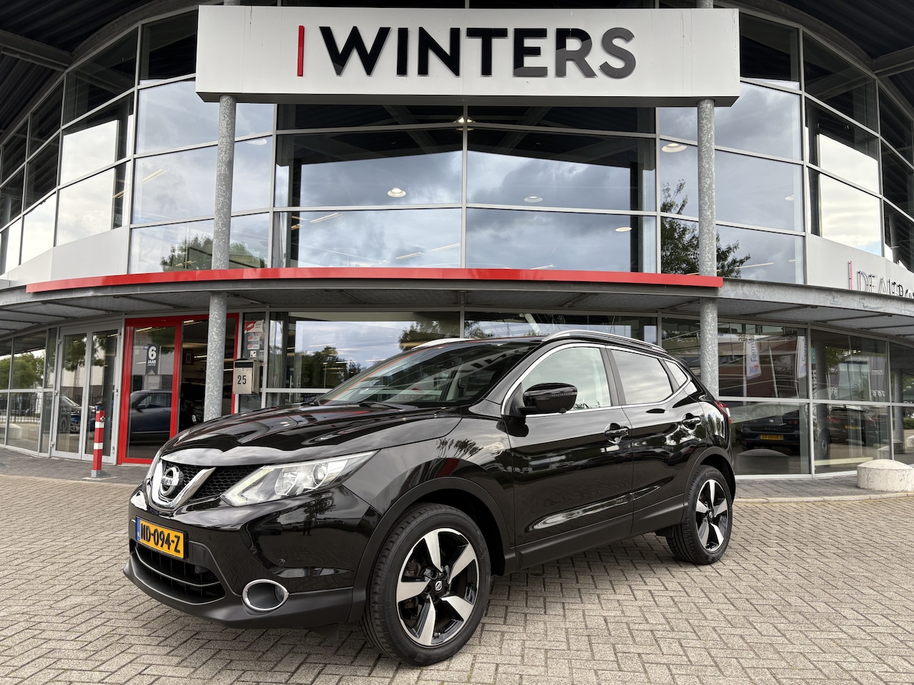 Nissan Qashqai - 1.2 N-Connecta | Trekhaak |  Navigatie | 360° Camera | Cruise Control | - AutoWereld.nl