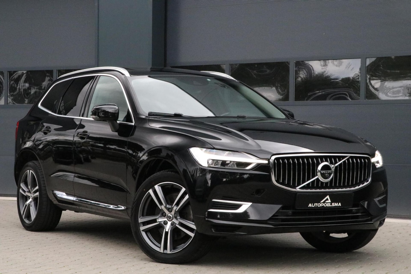 Volvo XC60 - 2.0 T6 AWD Inscription Headup Luchtvering B&W Audio 360View Panodak Stoelkoeling Memoryzet - AutoWereld.nl