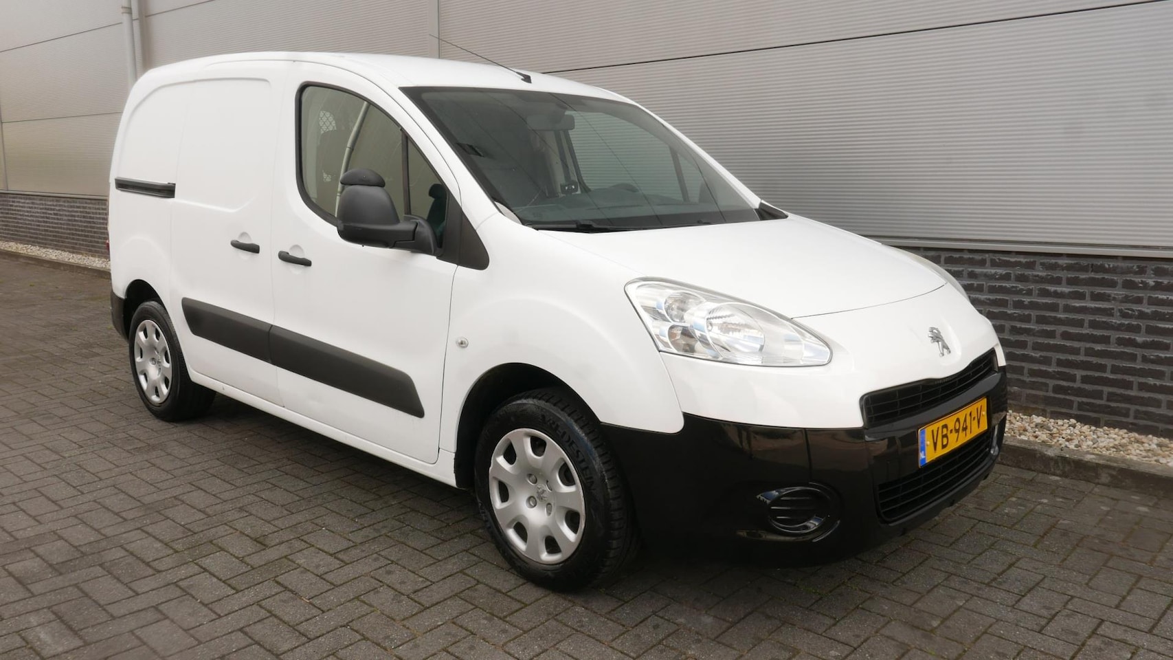 Peugeot Partner - 120 1.6 e-HDI L1 XT Profit + AIRCO,TREKHAAK,3 PERSOONS. - AutoWereld.nl