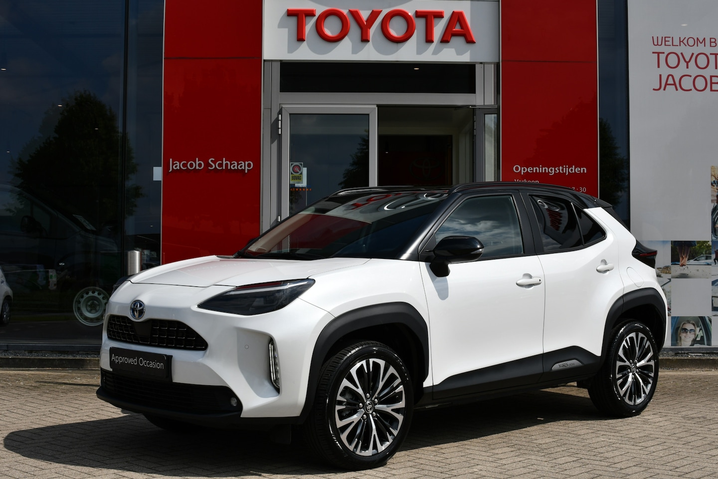 Toyota Yaris Cross - 1.5 Hybrid Executive Automaat Limited 116pk | Stuur & Stoel verwarming | Sensoren voor & a - AutoWereld.nl