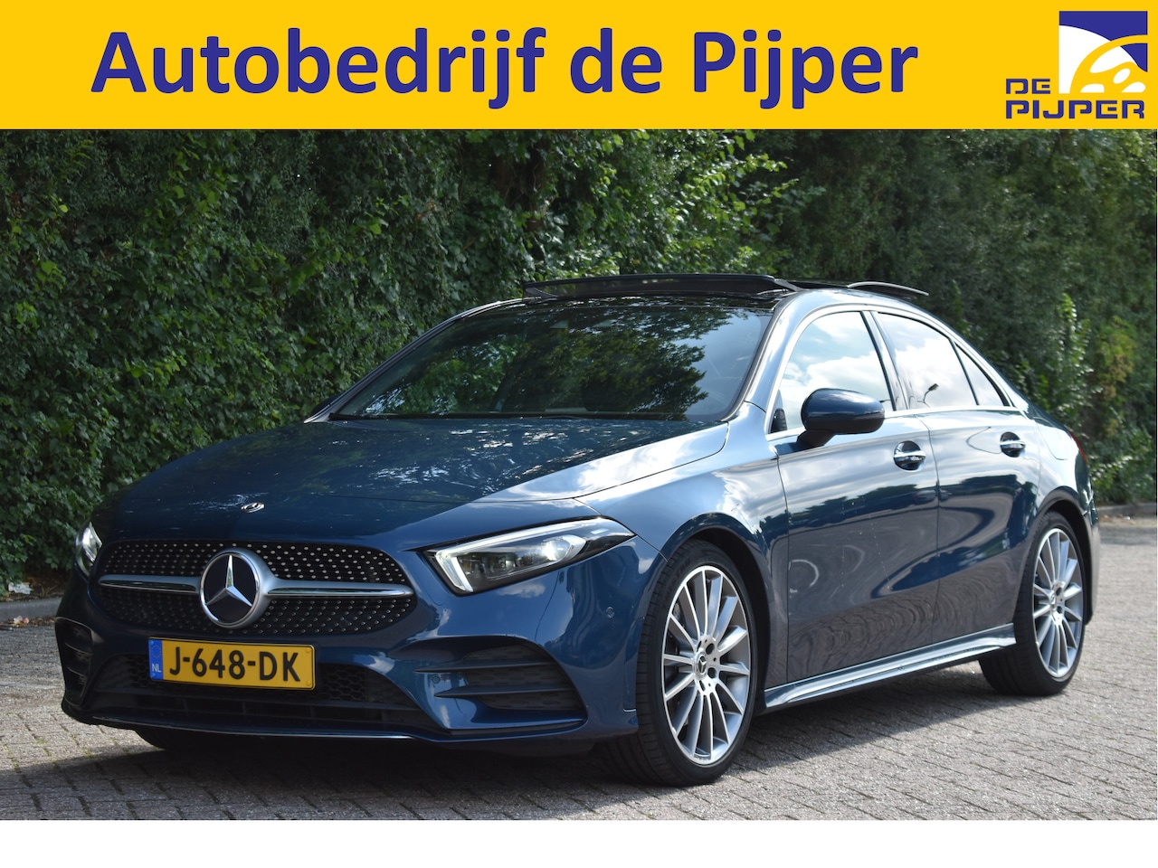 Mercedes-Benz A-klasse - 220 Premium Plus AMG Line 191 PK | NL-Auto | Zéér vol | Burmester | Keyless | Stoelmassage - AutoWereld.nl