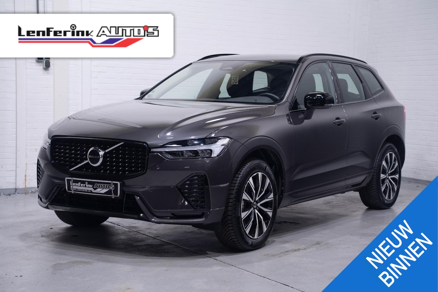 Volvo XC60 - B5 Plus Dark navigatie full-led 19"LMV wegklapbare haak elektrische achterklep stuurverwar - AutoWereld.nl