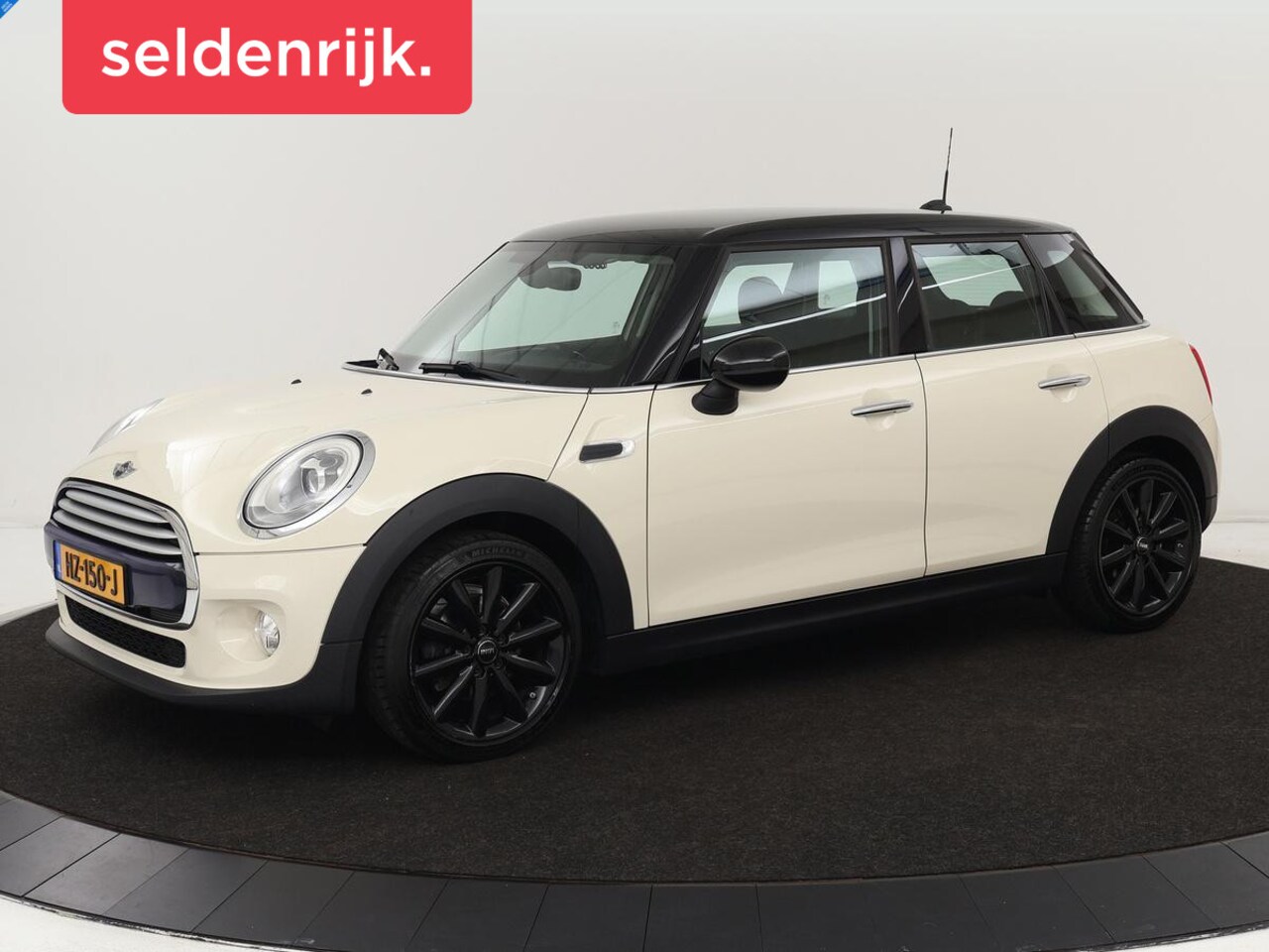 MINI Cooper - 1.5 Chili Business | Automaat | Stoelverwarming | Full LED | Navigatie | Sportstoelen | Cr - AutoWereld.nl