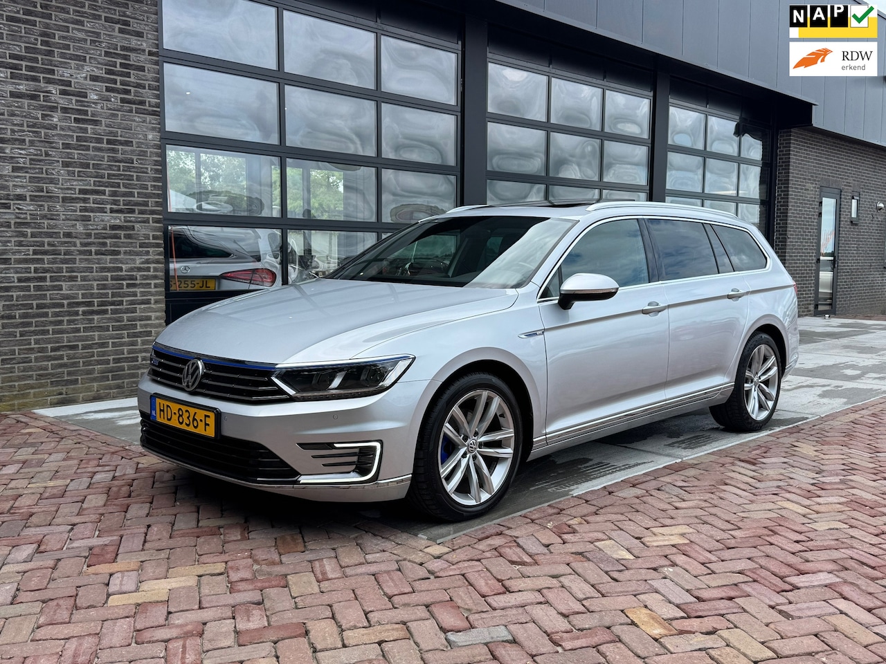 Volkswagen Passat Variant - 1.4 TSI GTE Highline | Pano | VOL! | - AutoWereld.nl