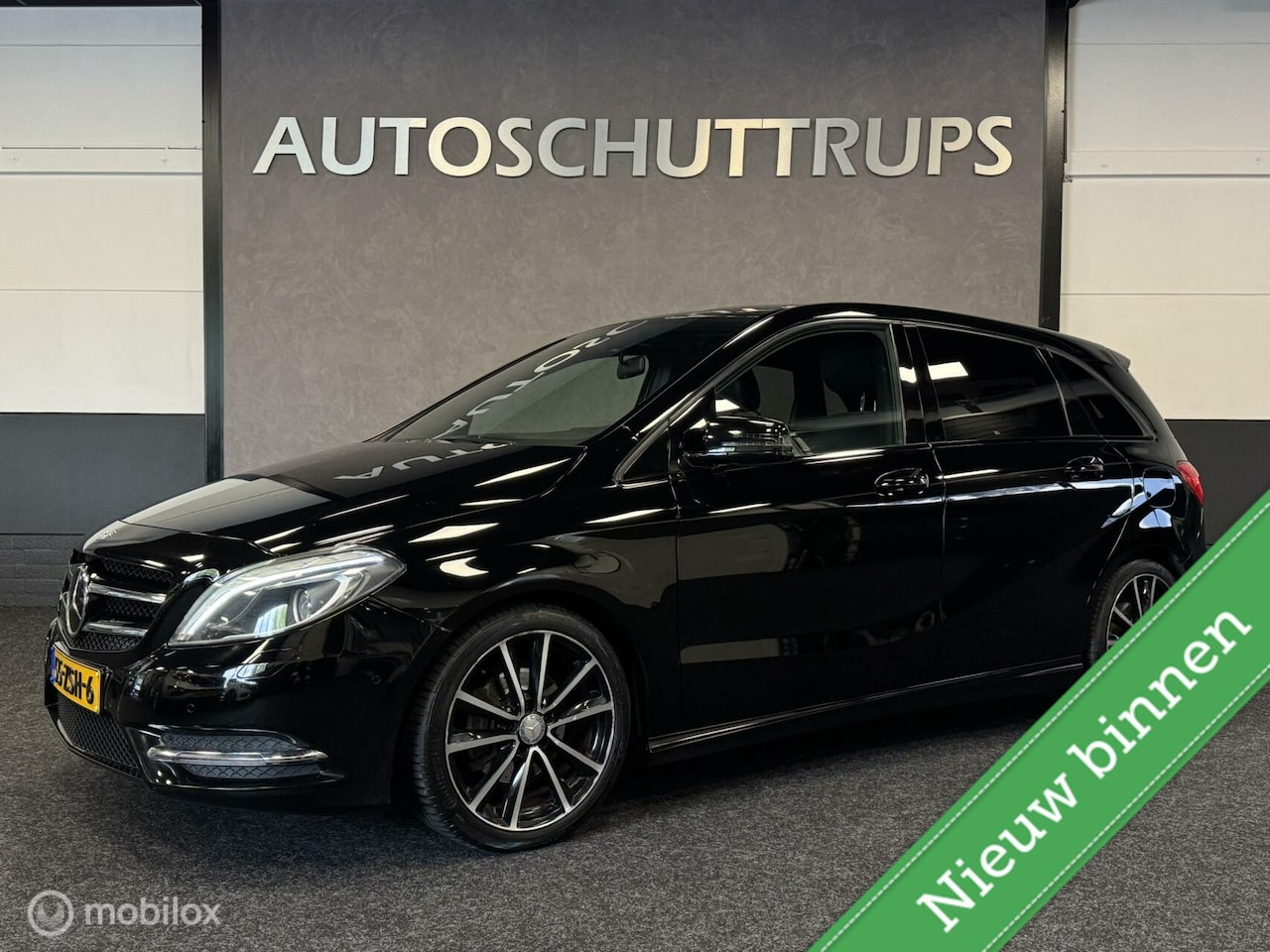 Mercedes-Benz B-klasse - 180 Ambition AUTOMAAT / NAVI / PRIVACY GLASS - AutoWereld.nl