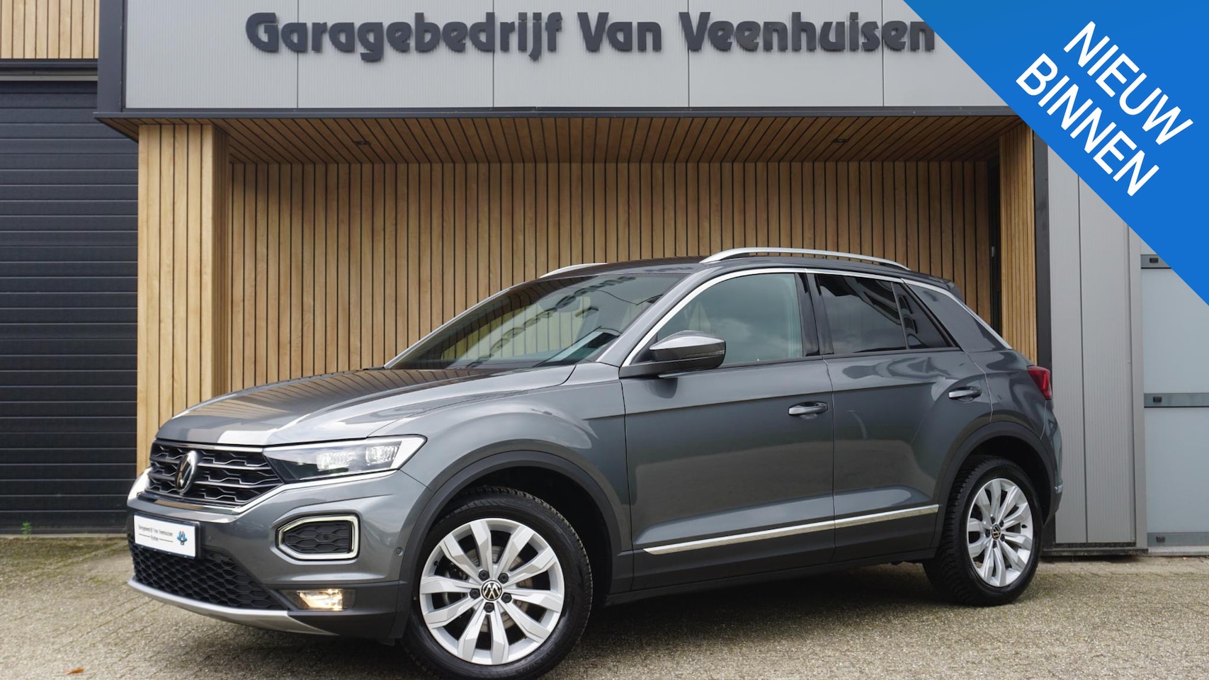 Volkswagen T-Roc - 1.5 TSI 150pk DSG Sport Virtual Cockpit Trekhaak LED DAB Stoel/Stuurverwarming *Indium Gre - AutoWereld.nl