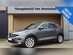 Volkswagen T-Roc - 1.5 TSI 150pk DSG Sport Virtual Cockpit Trekhaak LED DAB Stoel/Stuurverwarming *Indium Gre