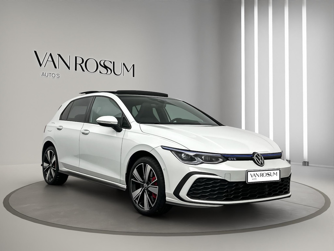Volkswagen Golf - 1.4 eHybrid GTE Pano IQ Sfeer ACC Lame - AutoWereld.nl